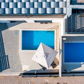 4 Bedroom Villa with Pool near Vodice town, Sibenik Riviera, sleeps 8